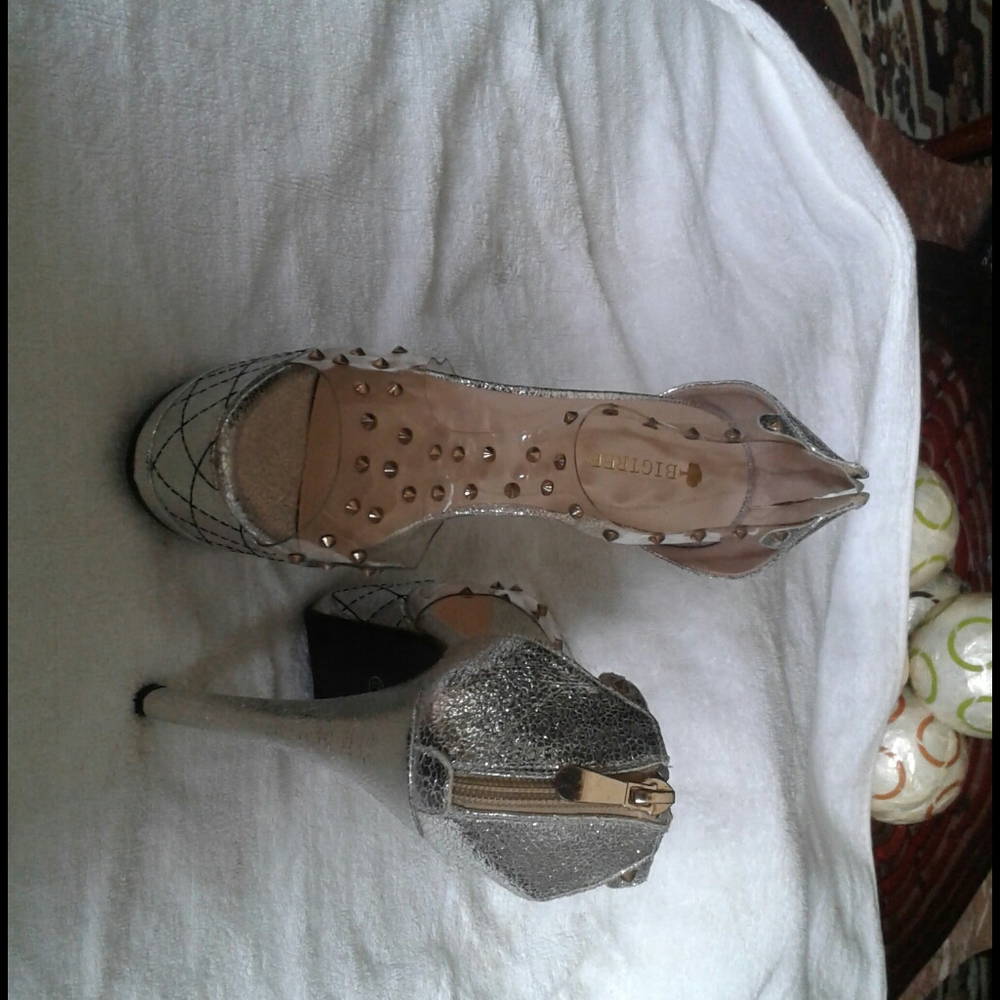 Shoes - Picture 2 of 2